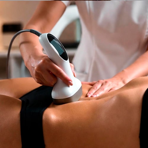 La mesoterapia es una técnica médica que infiltra pequeñas cantidades de principios activos con una aguja fina en el tejido subcutáneo. Se emplea para reafirmar, hidratar y reducir grasa localizada, mejorando la calidad de la piel. | Adelgar, tu clínica de adelgazamiento, medicina y cirugía estética en Madrid